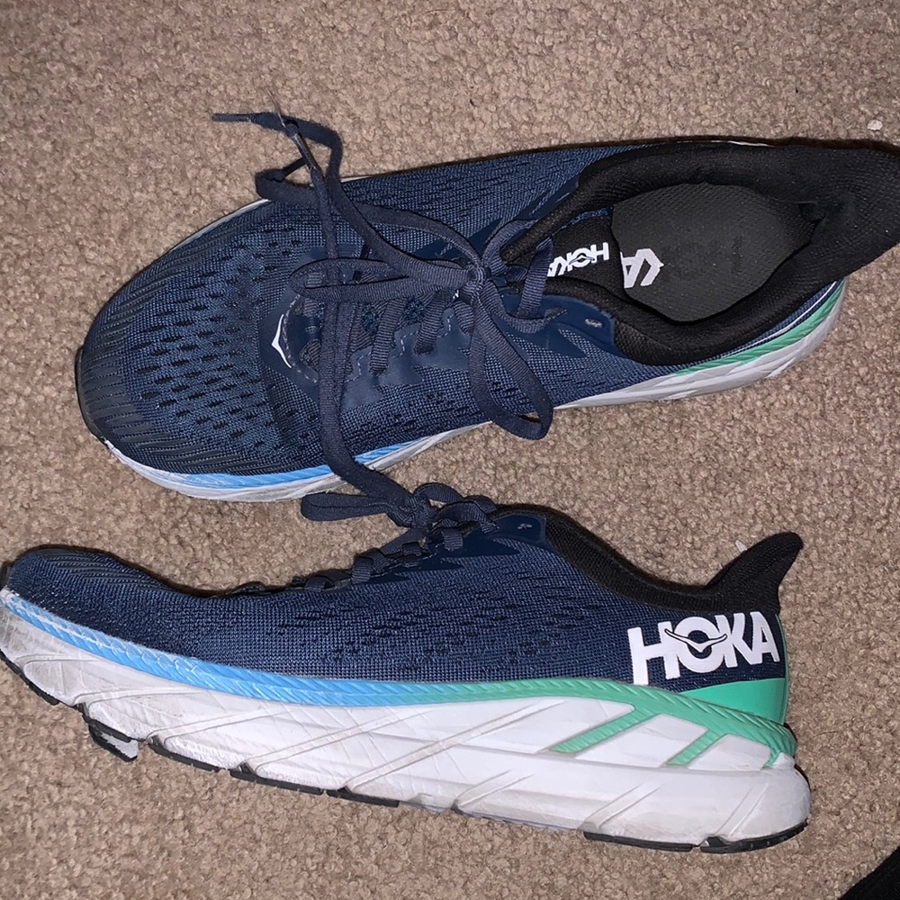 Hoka women’s Clifton 7